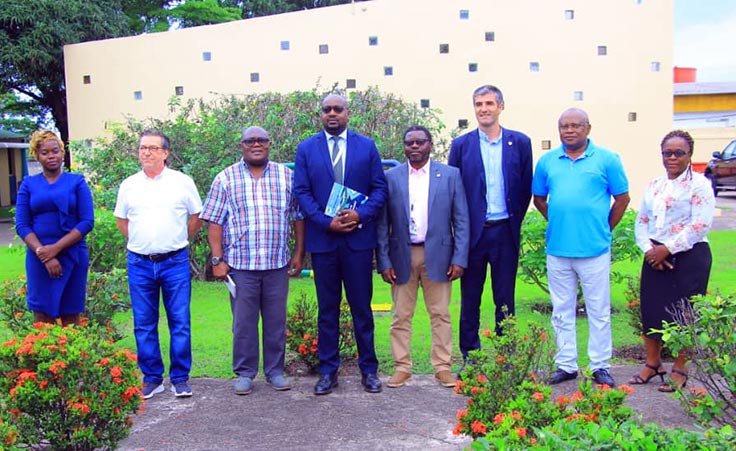 Photos des membres de l'administration du CSP POG et des dirigeants de TotalEnergies EP Gabon